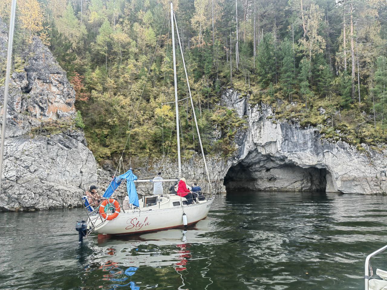 Береговой маршрут к Мамонтовой пещере на Красноярском море