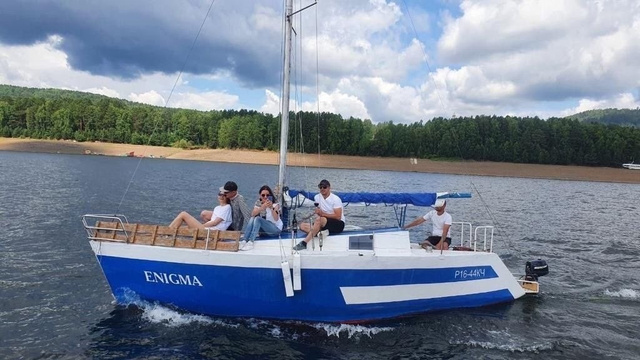 Парусная яхта Энигма